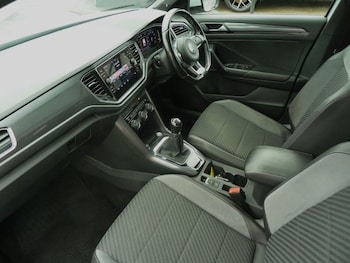 Used Volkswagen T-Roc 2019 for sale - 76132010: Photo