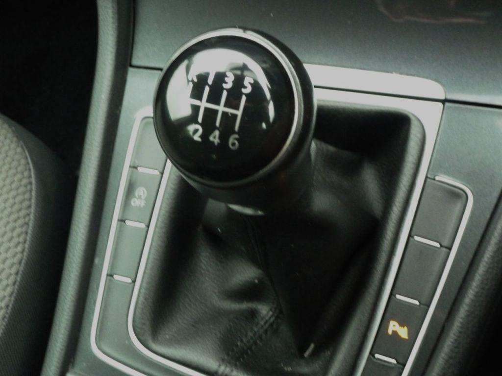 Used Volkswagen Golf 2018 for sale - 77607982: Photo 17