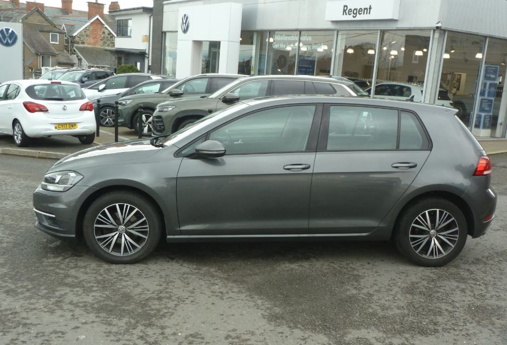 Used Volkswagen Golf 2018 for sale - 77607982: Photo 5