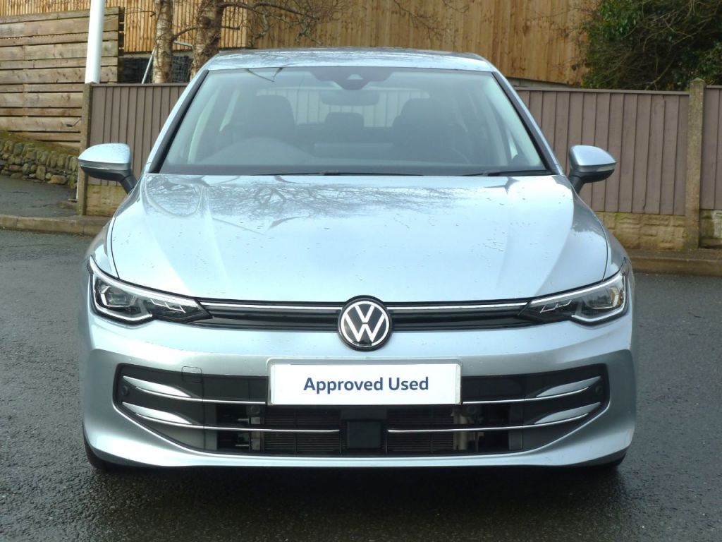 Used Volkswagen Golf 2025 for sale - 75945035: Photo 3