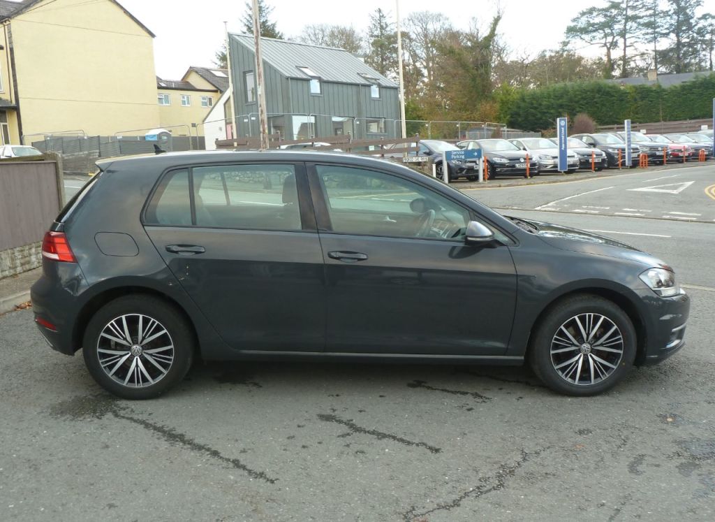 Used Volkswagen Golf 2018 for sale - 76355956: Photo 9