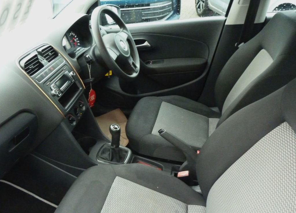 Used Volkswagen Polo 2012 for sale - 76836117: Photo 2