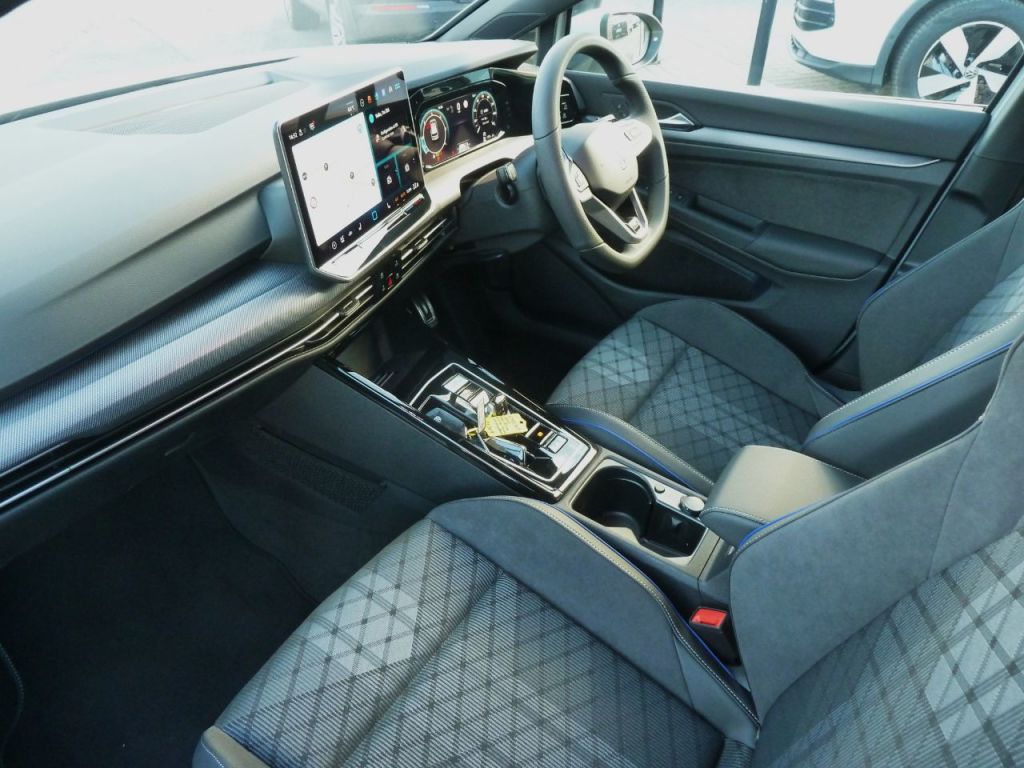 Used Volkswagen Golf 2025 for sale - 76402266: Photo 2