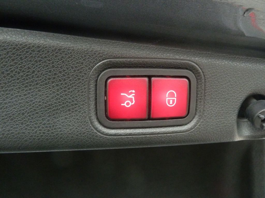 Used Mercedes-Benz E Class 2016 for sale - 76279338: Photo 23