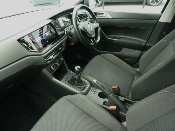 Used Volkswagen Polo 2019 for sale - 76245055: Photo 2