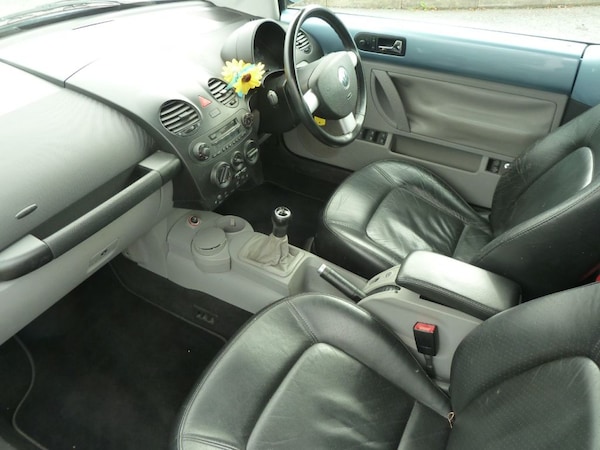 Used Volkswagen Beetle 2004 for sale - 75034871: Photo 2