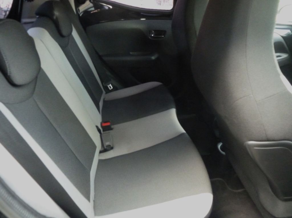 Used Toyota AYGO 2015 for sale - 76405783: Photo 15