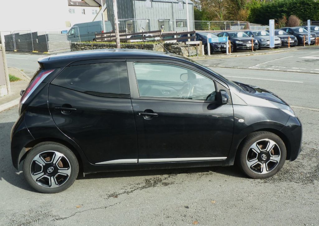 Used Toyota AYGO 2015 for sale - 76405783: Photo 9