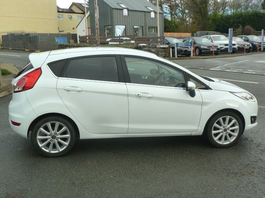 Used Ford Fiesta 2015 for sale - 76641963: Photo 9