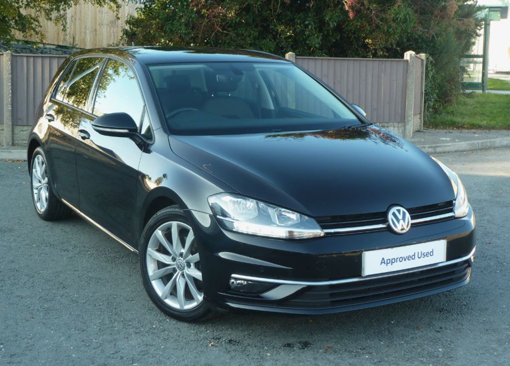 Used Volkswagen Golf 2019 for sale - 76255818: Photo 1
