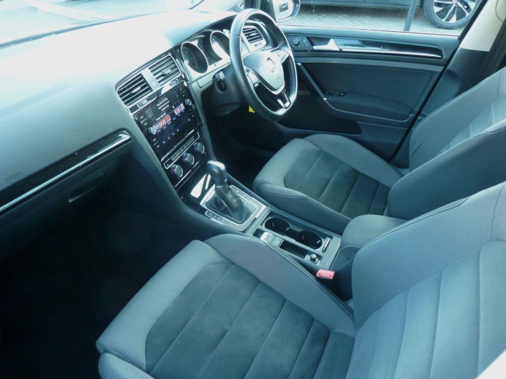 Used Volkswagen Golf 2019 for sale - 76255818: Photo 2