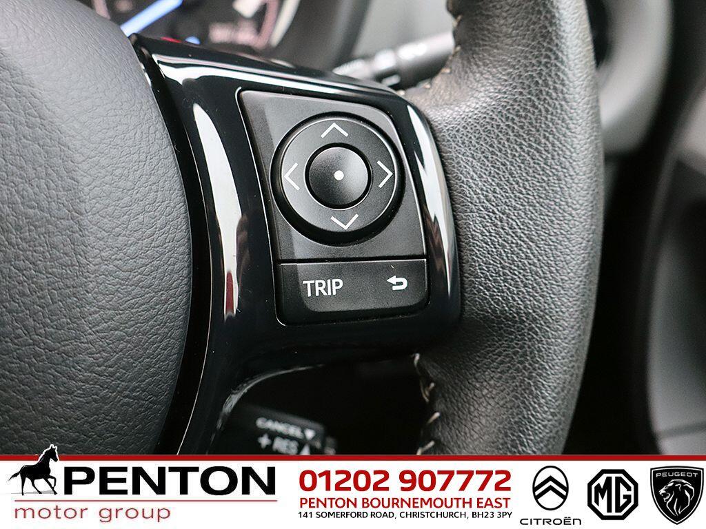 Used Toyota Yaris 2019 for sale - 77040268: Photo 7