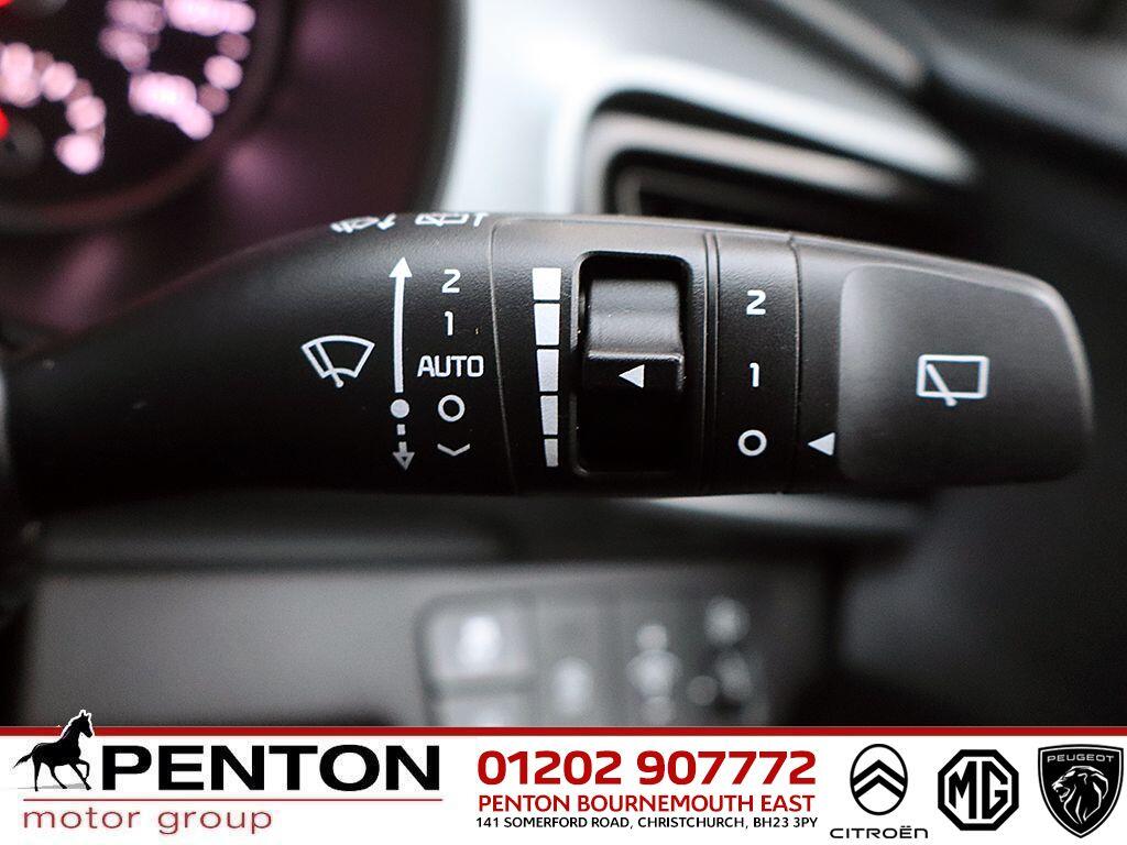 Used Kia Stonic 2022 for sale - 76953451: Photo 13