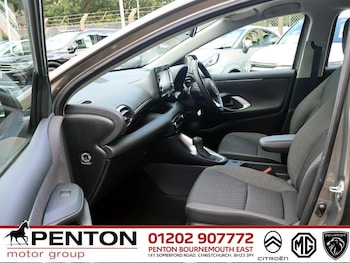 Used Toyota Yaris 2023 for sale - 79441178: Photo