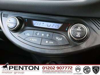 Used Toyota Yaris 2015 for sale - 77853139: Photo