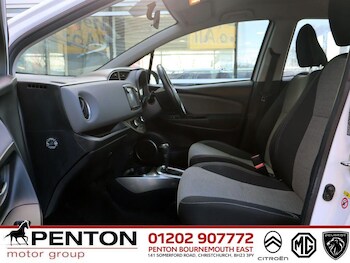 Used Toyota Yaris 2015 for sale - 77853139: Photo