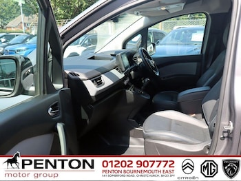 Used Nissan Other 2023 for sale - 78987972: Photo