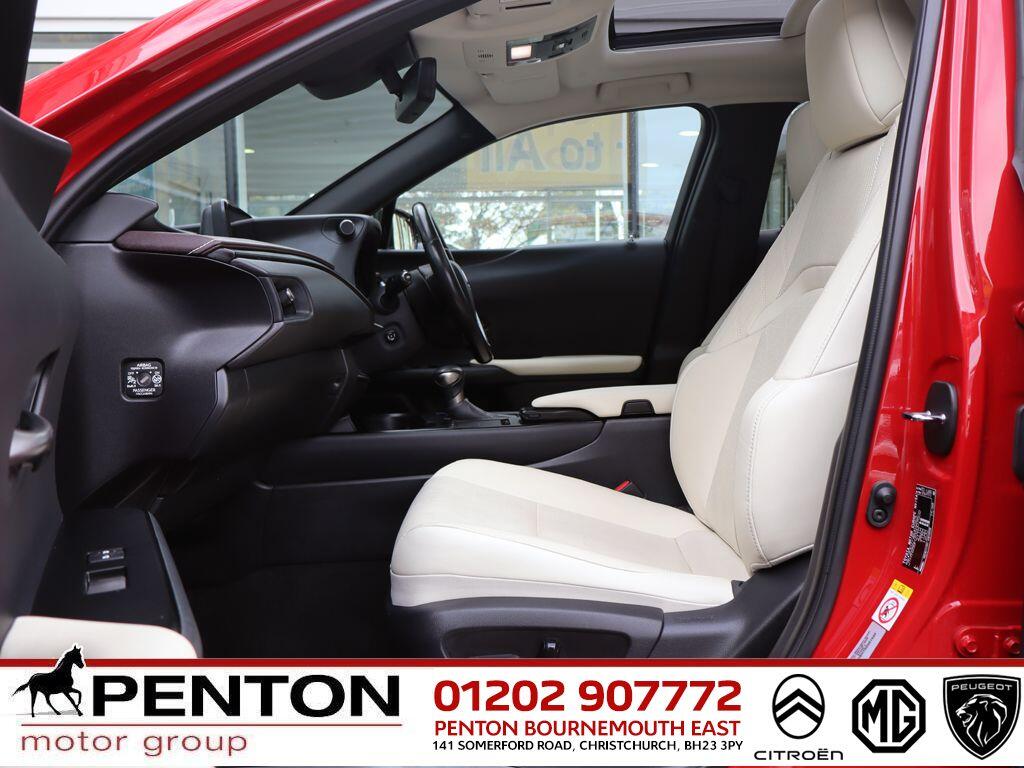 Used Lexus UX 2019 for sale - 76337518: Photo 4