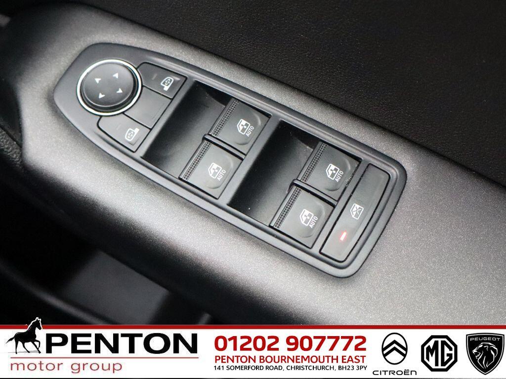 Used Renault Captur 2022 for sale - 76200529: Photo 31