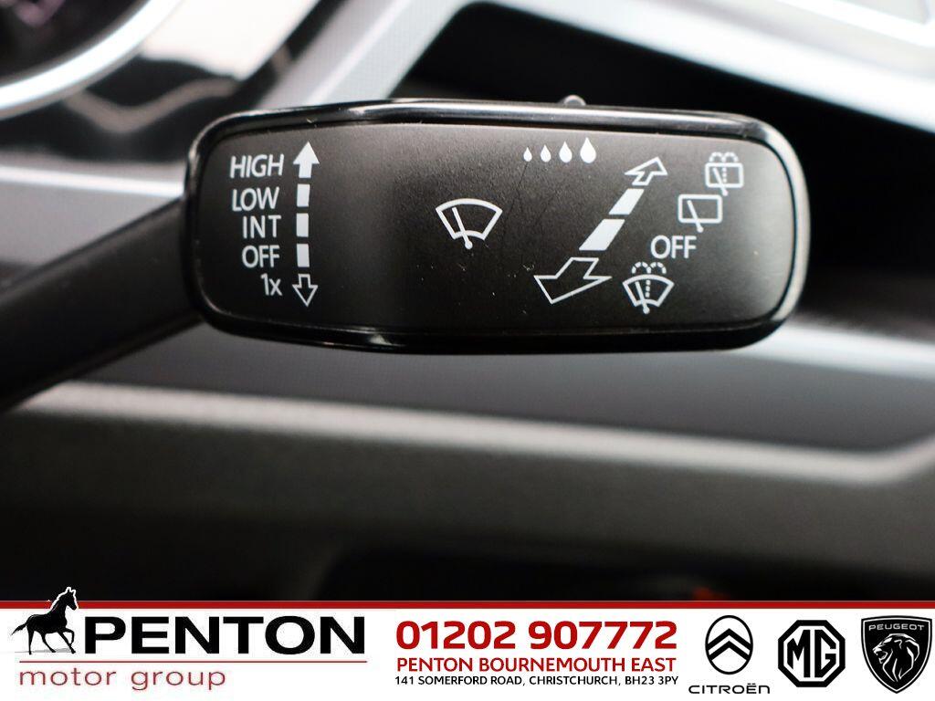 Used Volkswagen Touran for sale - 77853131: Photo 18