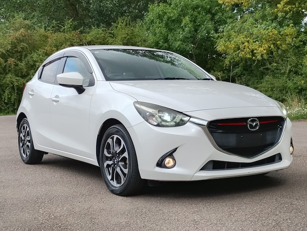 Used Mazda Demio for sale - 75582738: Photo 1