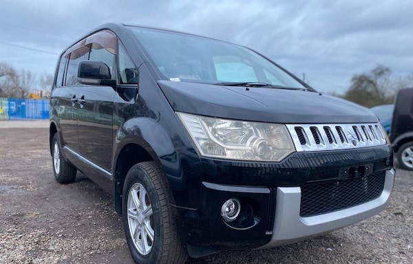 Used Mitsubishi Delica 2011 for sale - 66322661: Photo 1