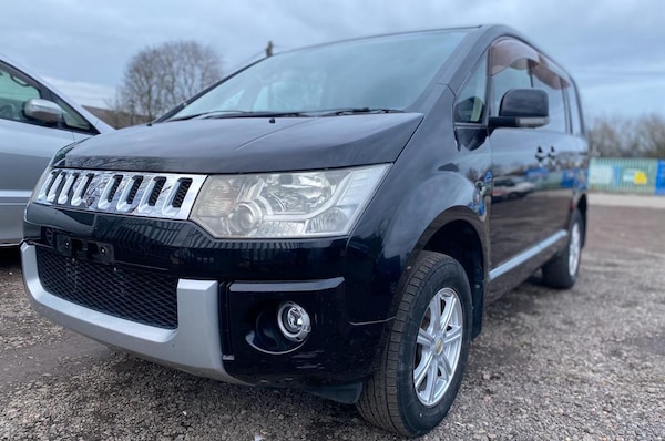 Used Mitsubishi Delica 2011 for sale - 66322661: Photo 2