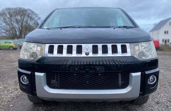 Used Mitsubishi Delica 2011 for sale - 66322661: Photo 3