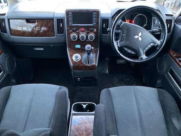 Used Mitsubishi Delica 2011 for sale - 66322661: Photo 6
