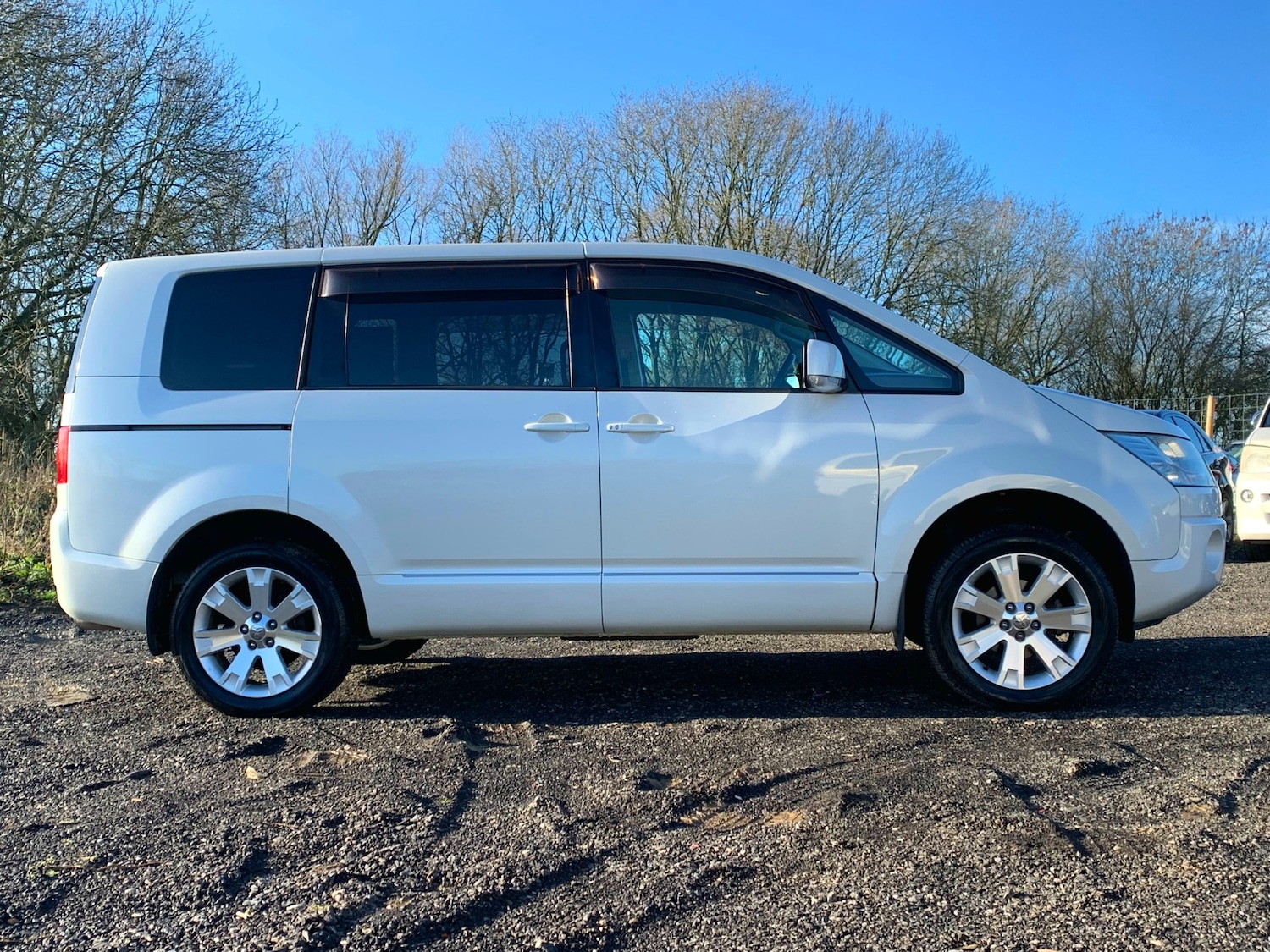 Used Mitsubishi Delica 2010 for sale - 76035817: Photo 2