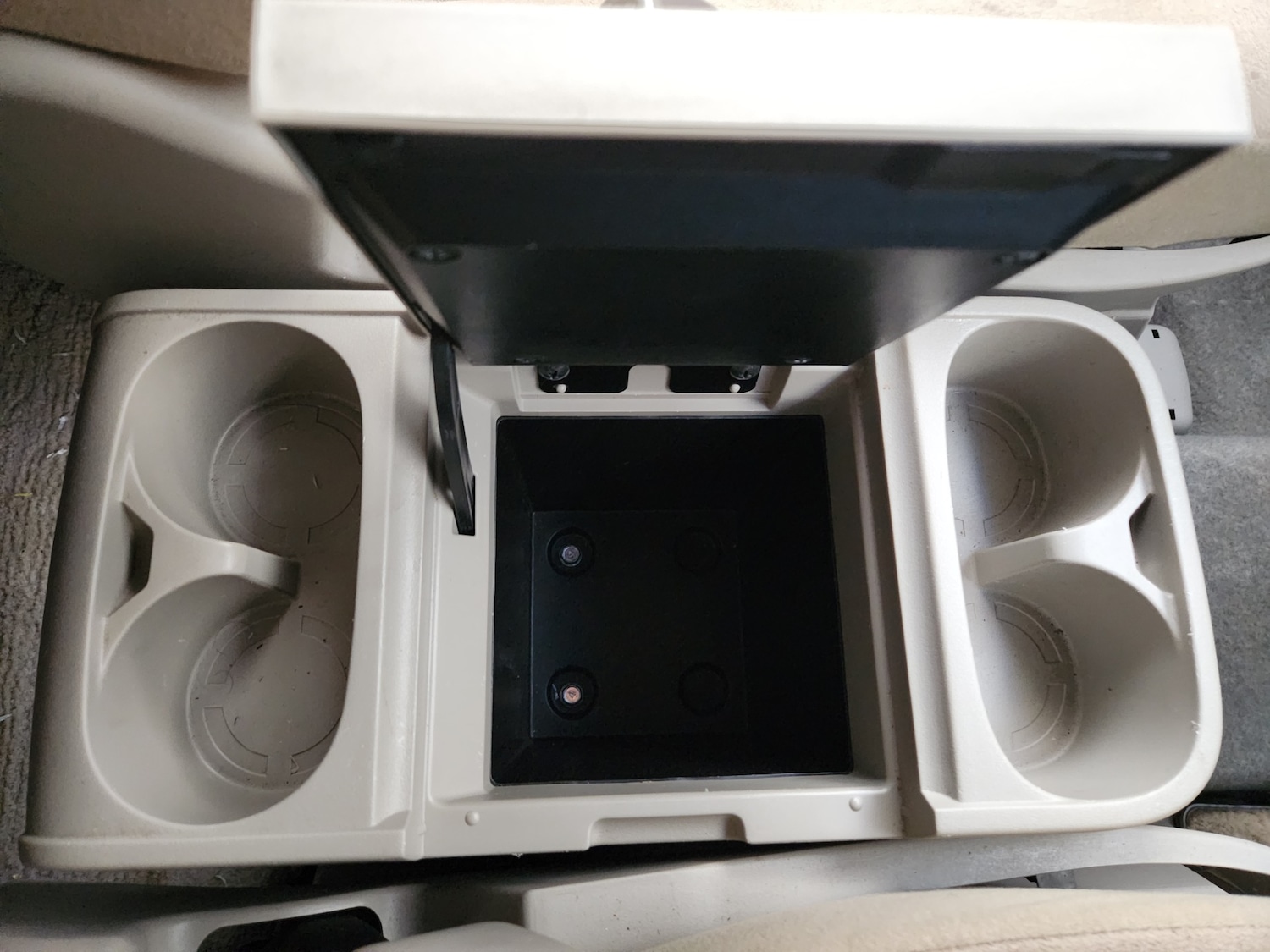 Used Mitsubishi Delica 2010 for sale - 76035817: Photo 20