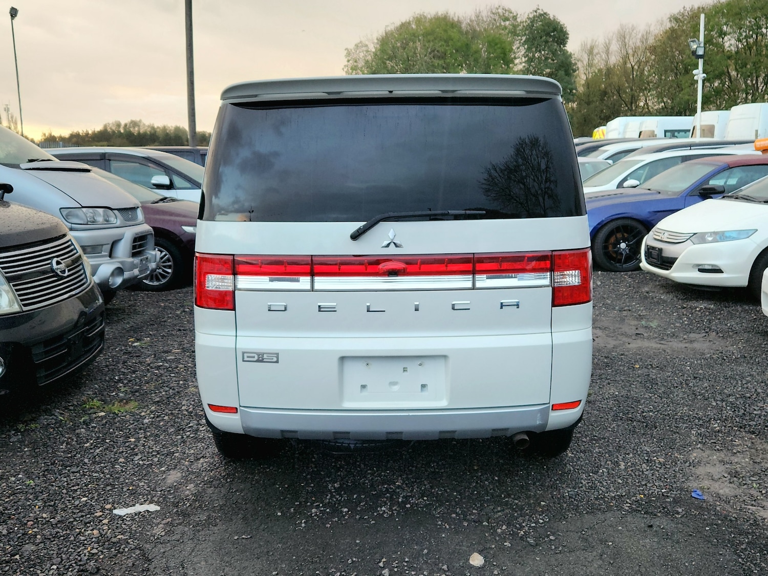 Used Mitsubishi Delica 2010 for sale - 76035817: Photo 7
