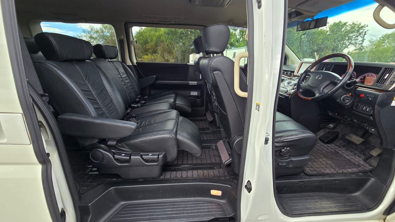 Used Nissan Elgrand 2008 for sale - 76091027: Photo 12
