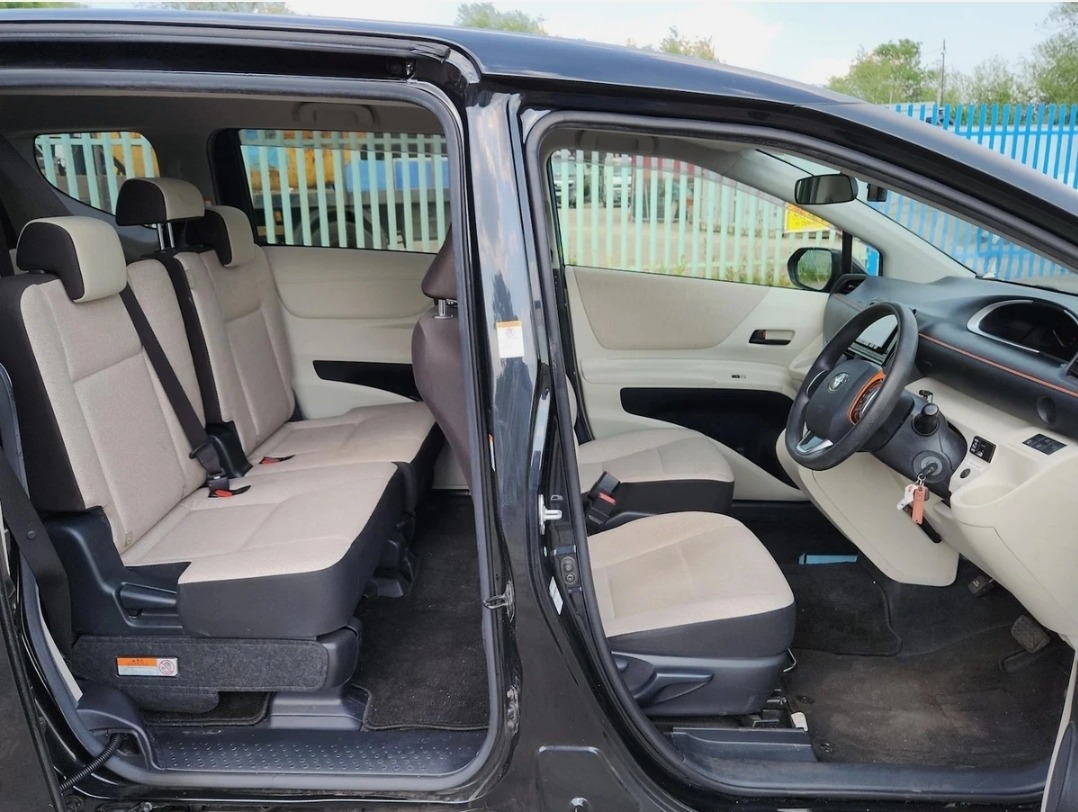 Used Toyota Corolla for sale - 76036007: Photo 10