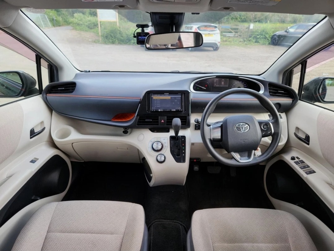 Used Toyota Corolla for sale - 76036007: Photo 9