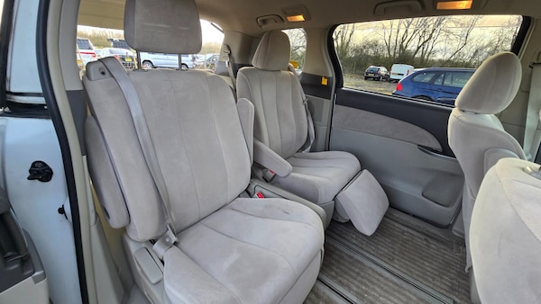 Used Toyota Estima 2019 for sale - 73657370: Photo 8