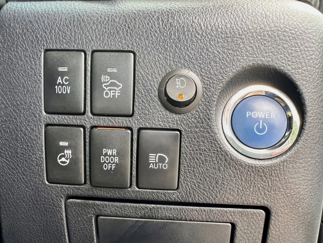 Used Toyota Alphard for sale - 76037250: Photo 18