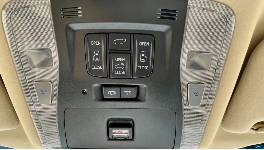 Used Toyota Alphard for sale - 76037250: Photo 21