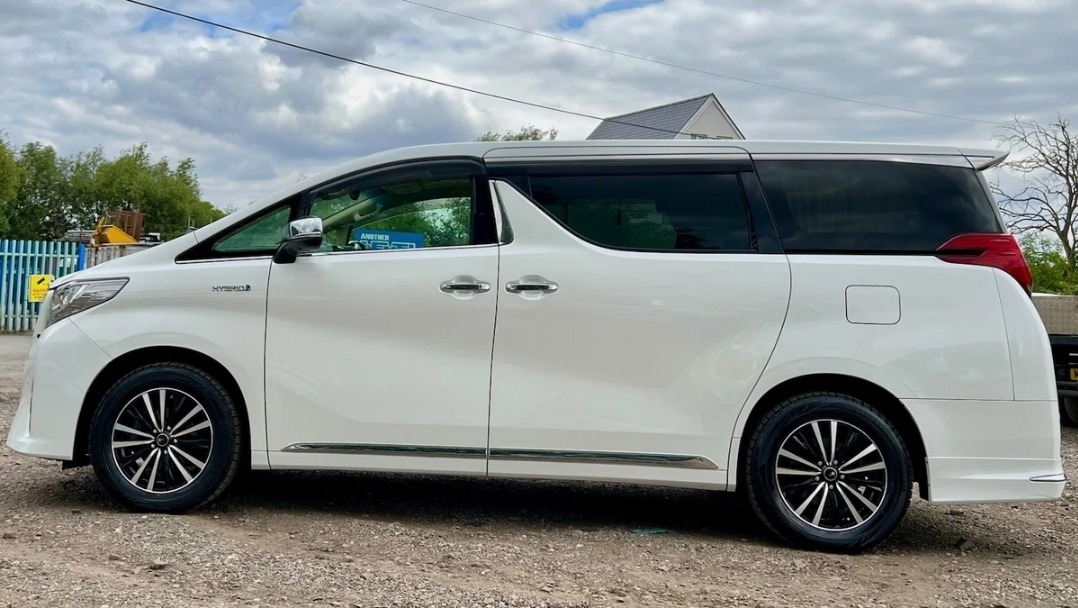 Used Toyota Alphard for sale - 76037250: Photo 5