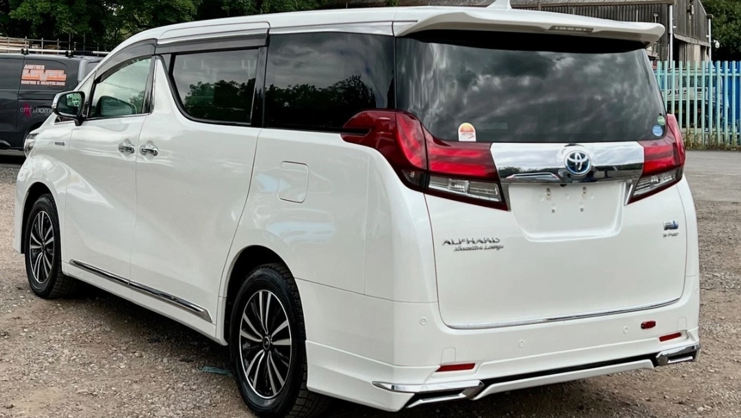 Used Toyota Alphard for sale - 76037250: Photo 8