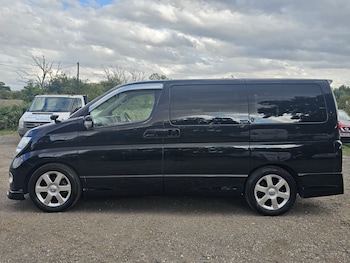 Used Nissan Elgrand undefined for sale - 79372394: Photo