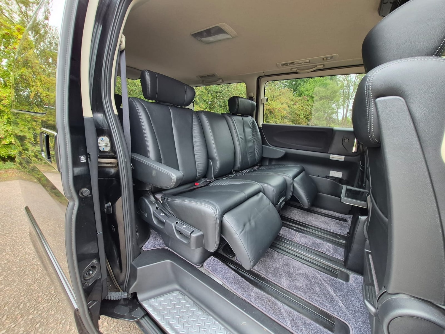 Used Nissan Elgrand 2009 for sale - 76078916: Photo 10