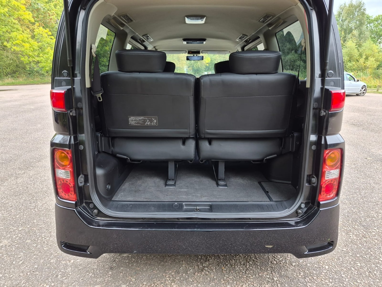 Used Nissan Elgrand 2009 for sale - 76078916: Photo 13
