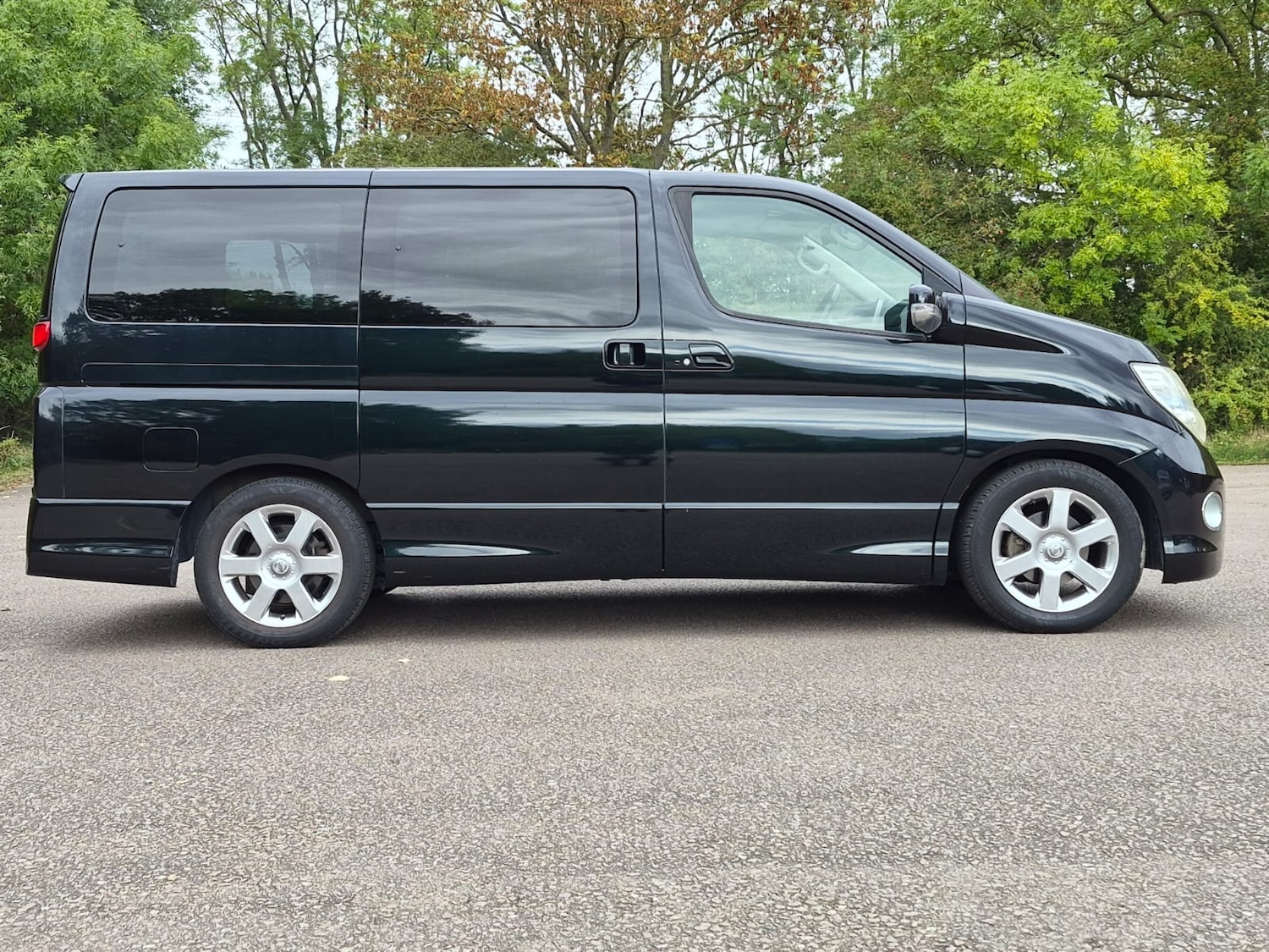 Used Nissan Elgrand 2009 for sale - 76078916: Photo 2