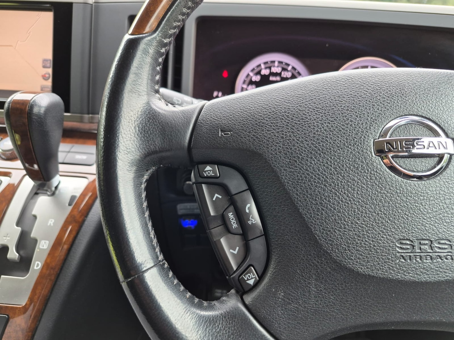 Used Nissan Elgrand 2009 for sale - 76078916: Photo 20