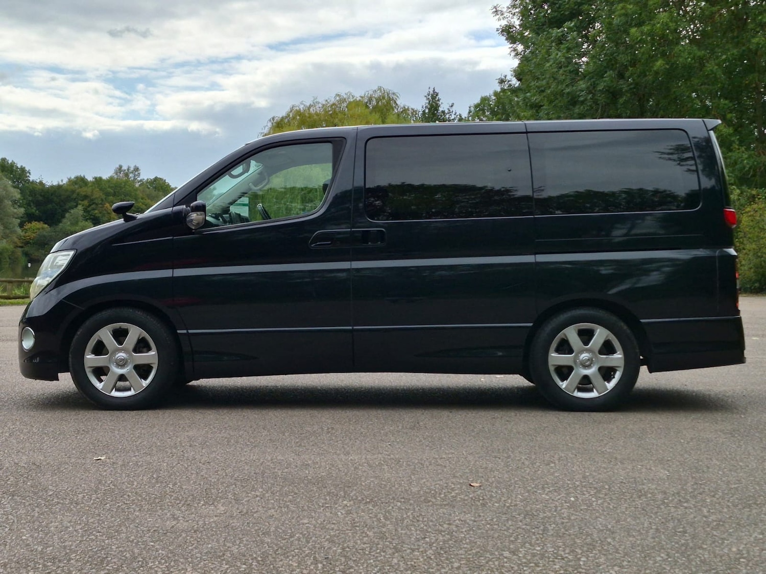 Used Nissan Elgrand 2009 for sale - 76078916: Photo 3