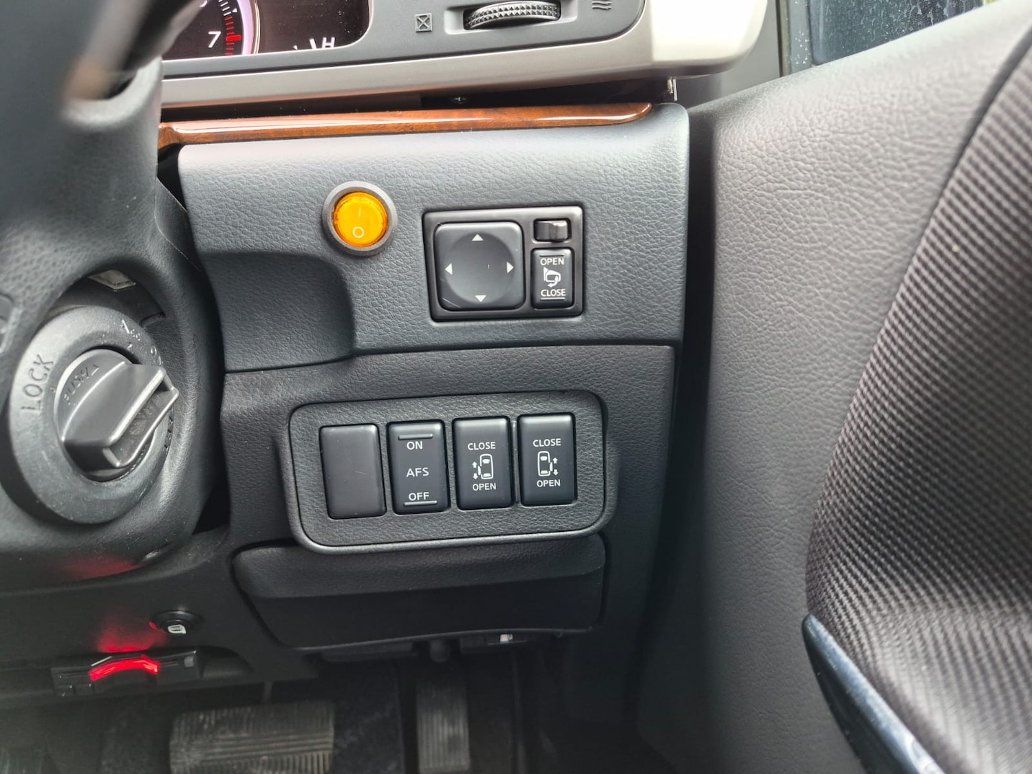 Used Nissan Elgrand 2009 for sale - 76078916: Photo 31