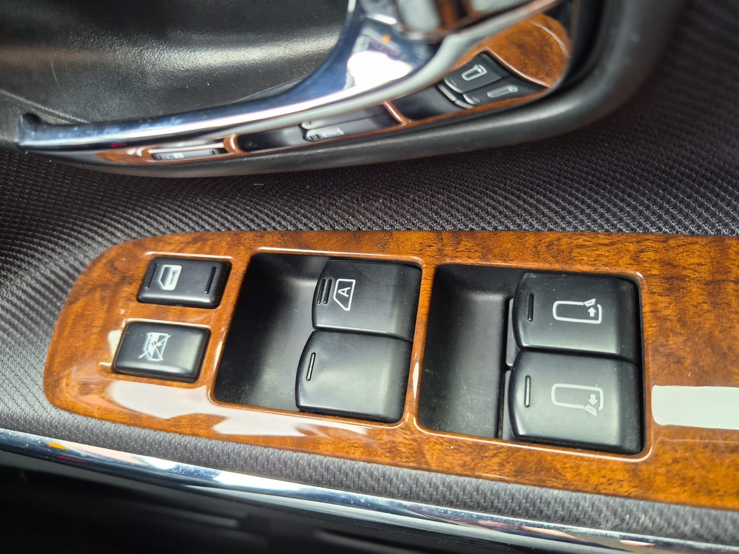 Used Nissan Elgrand 2009 for sale - 76078916: Photo 32