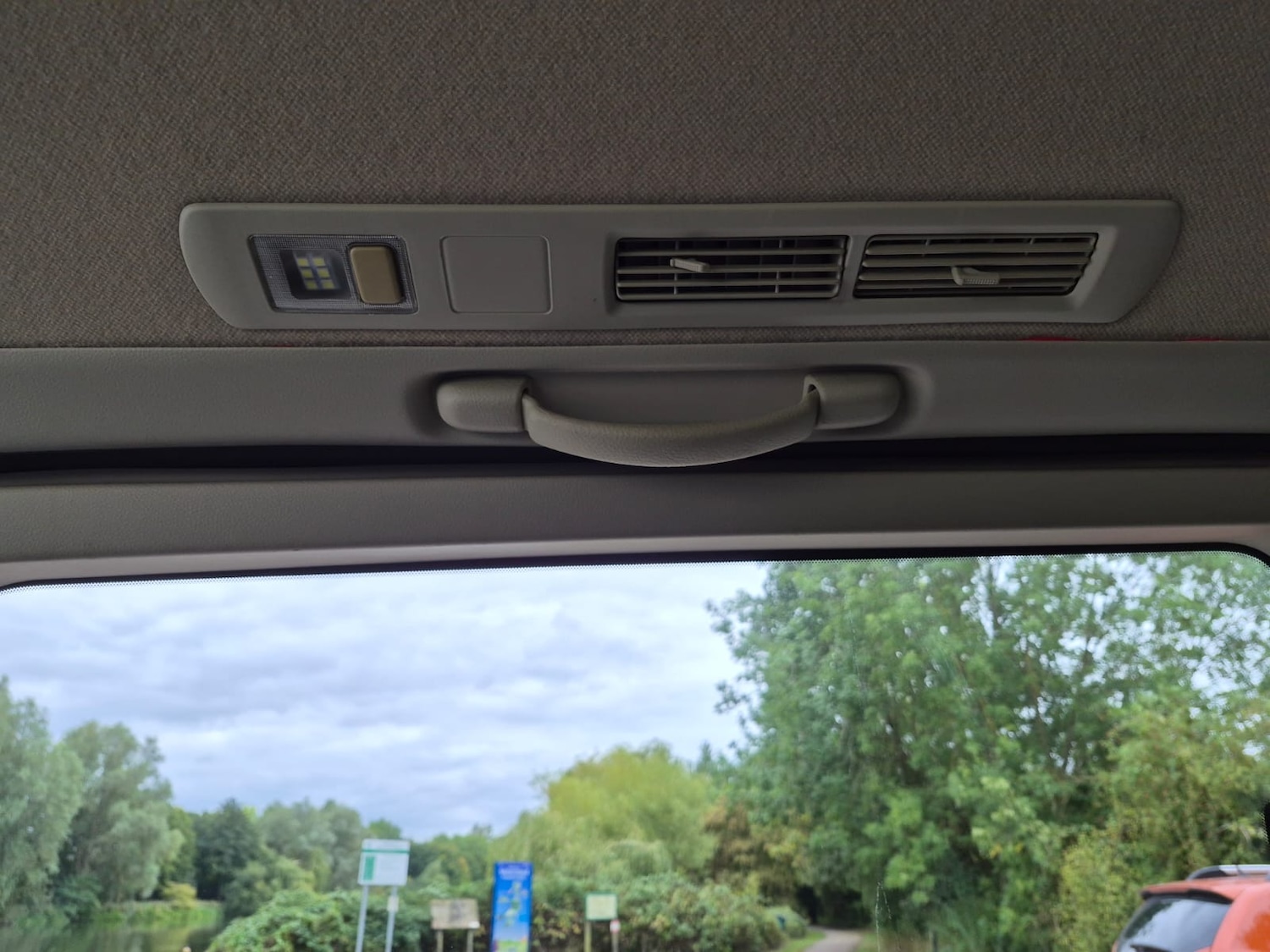 Used Nissan Elgrand 2009 for sale - 76078916: Photo 34