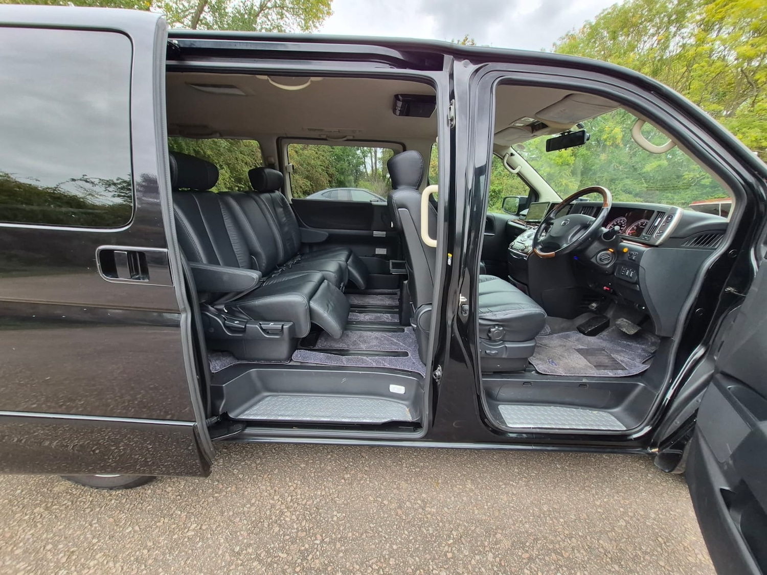 Used Nissan Elgrand 2009 for sale - 76078916: Photo 7